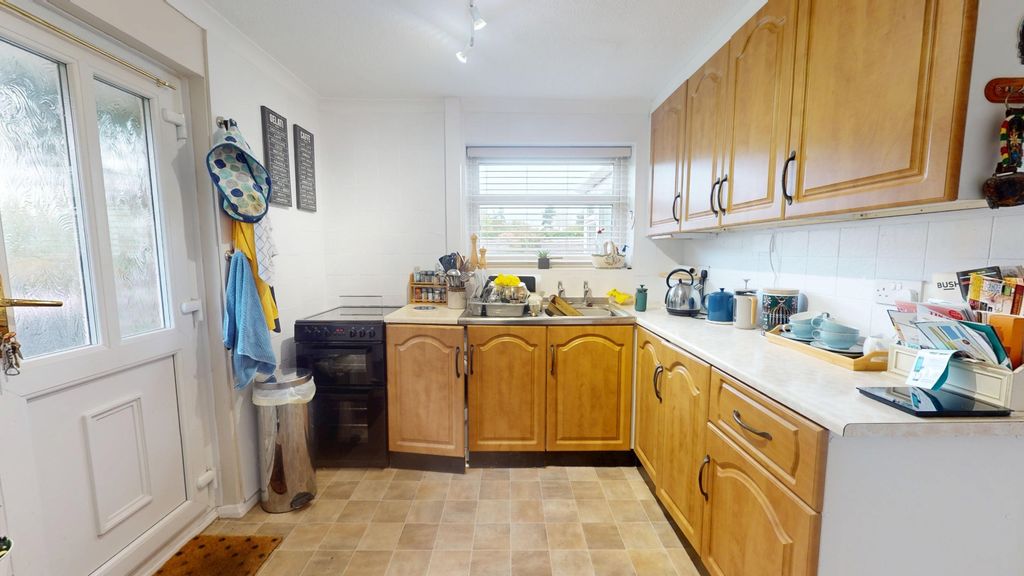 Property photo 2 of 25 3953212