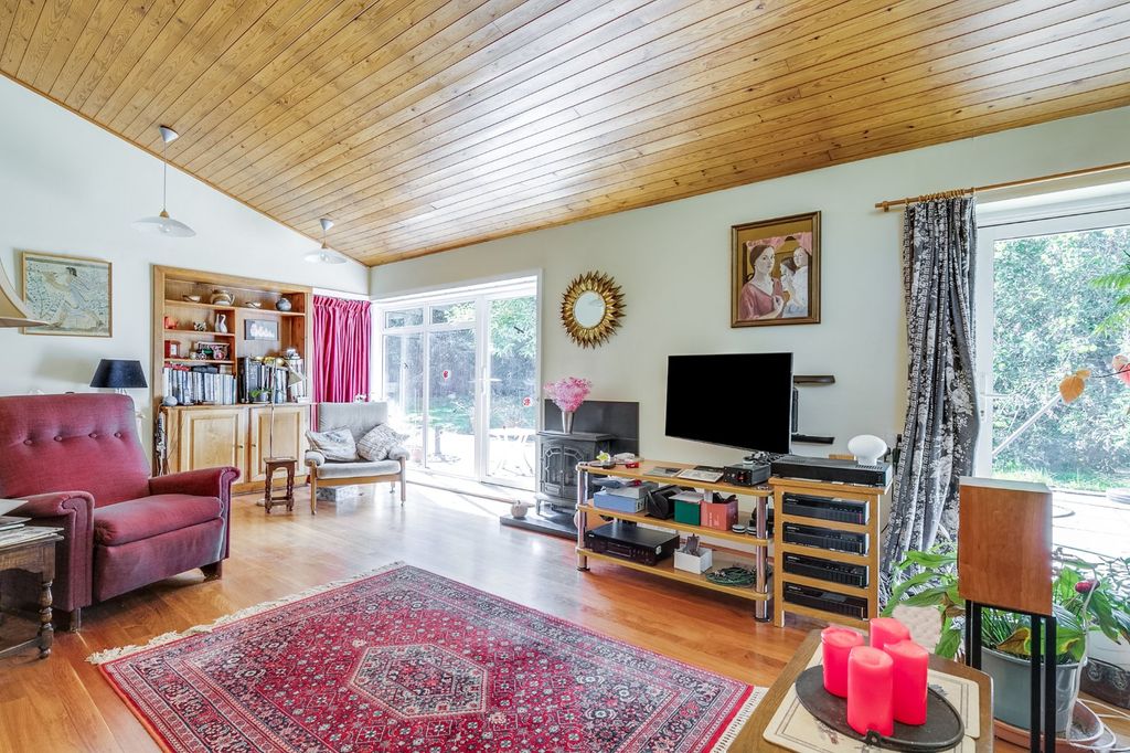 Property photo 3 of 22 Picture No. 14