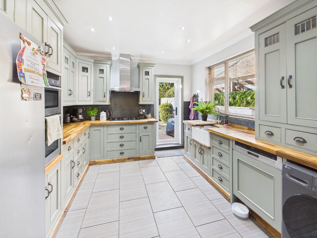 Property photo 2 of 19 4623706