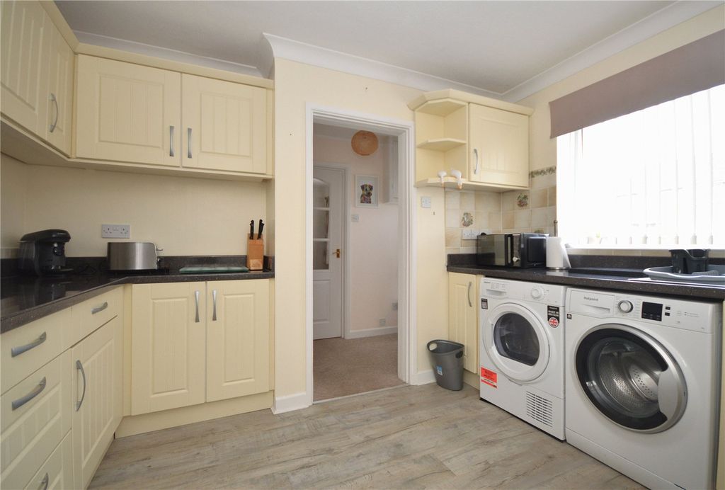 Property photo 2 of 20 Kitchen