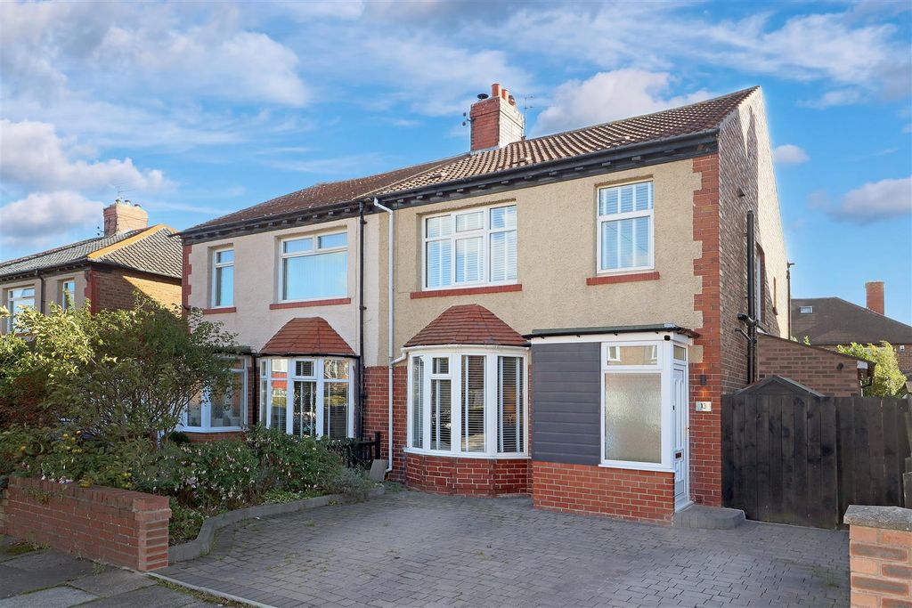 Property photo 1 of 10 External