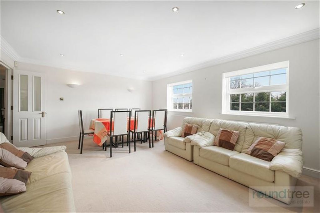 Property photo 1 of 11 (Main)