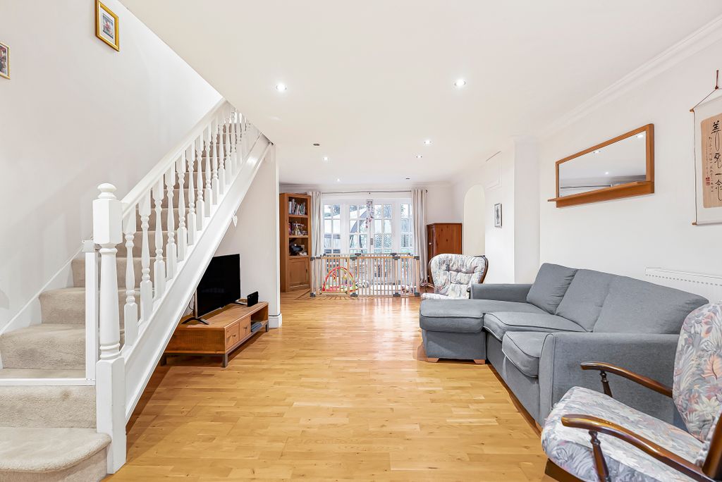 Property photo 2 of 11 Living Room