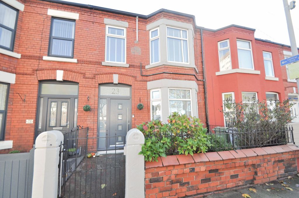 Property photo 1 of 30