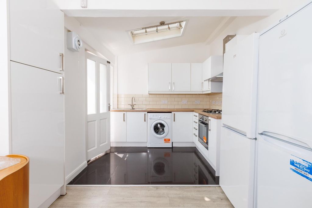 Property photo 1 of 22 62 Goodhind Street--6.Jpg