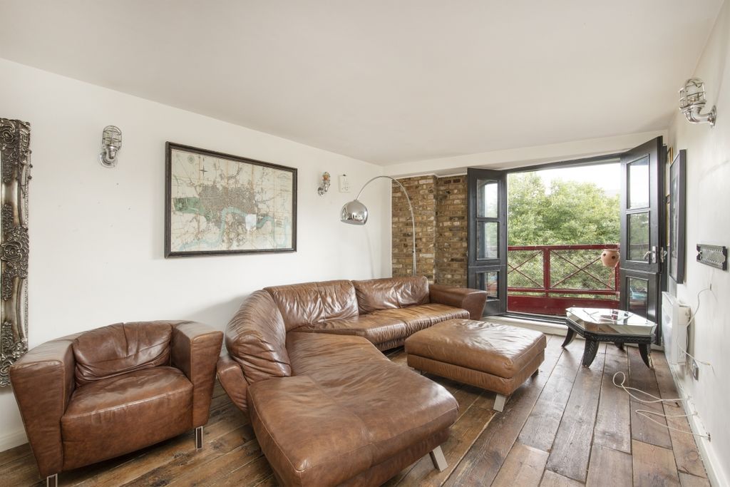 Property photo 1 of 11 .