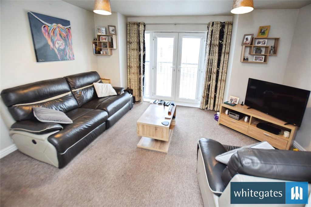 Property photo 3 of 13 Picture No. 02