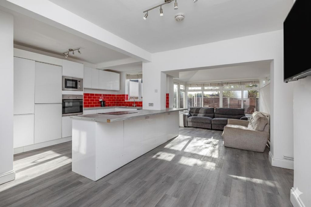 Property photo 2 of 9 Kitchen Diner