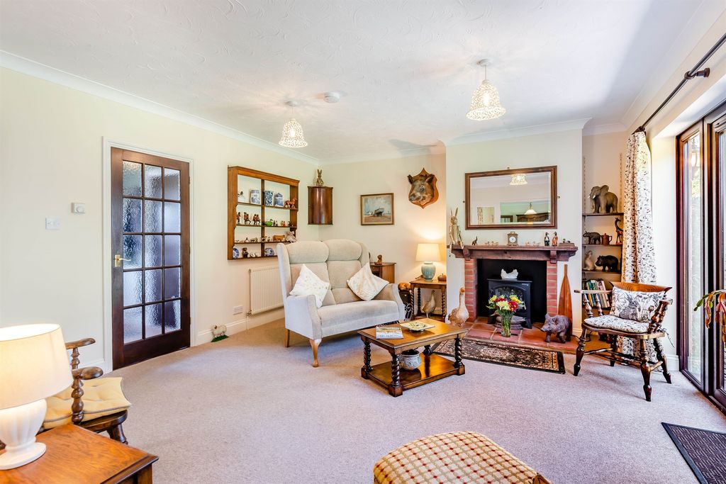 Property photo 2 of 23