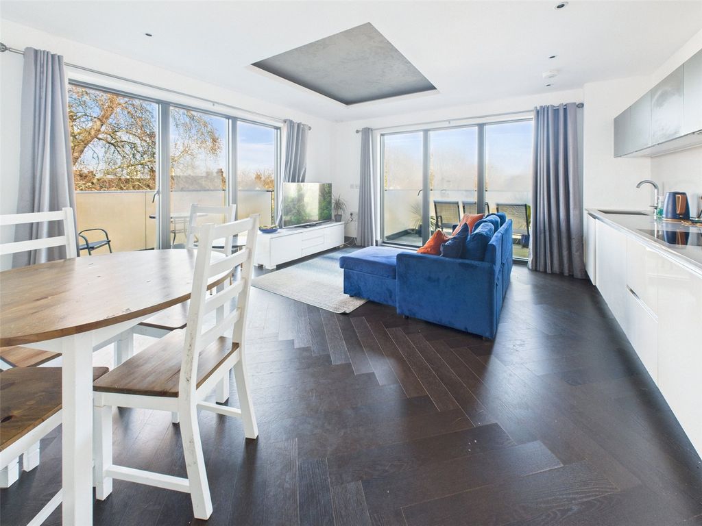 Property photo 2 of 17 Picture No. 18