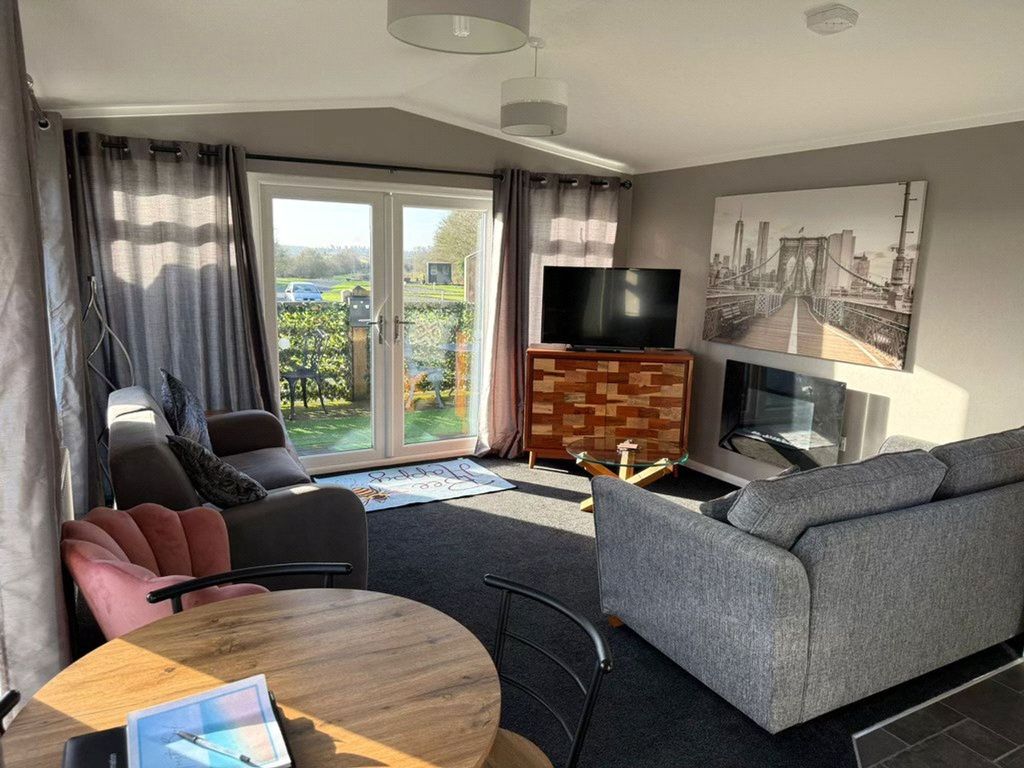 Property photo 2 of 8 Picture No. 06