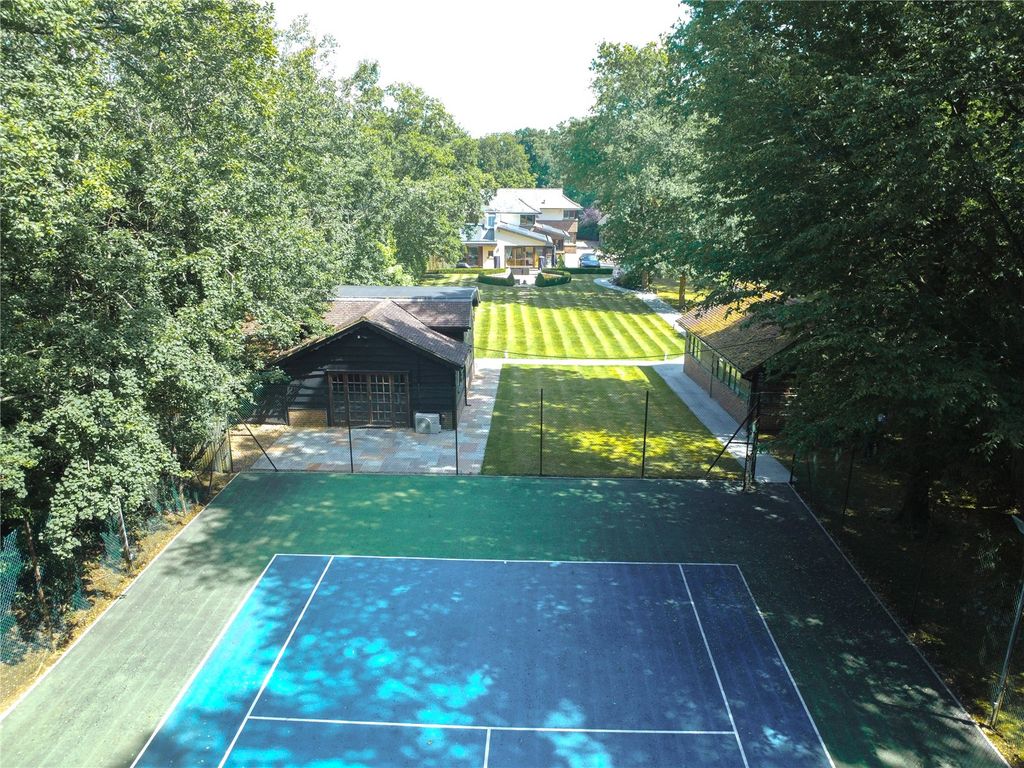 Property photo 1 of 39 Picture No. 28