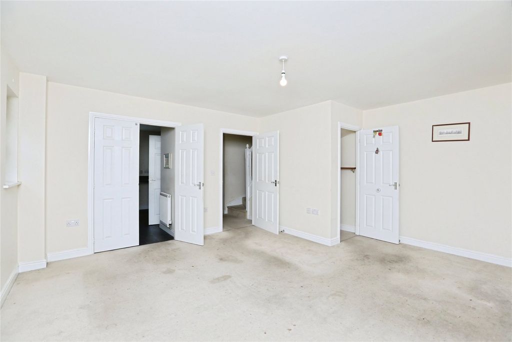 Property photo 2 of 18 Picture No. 26