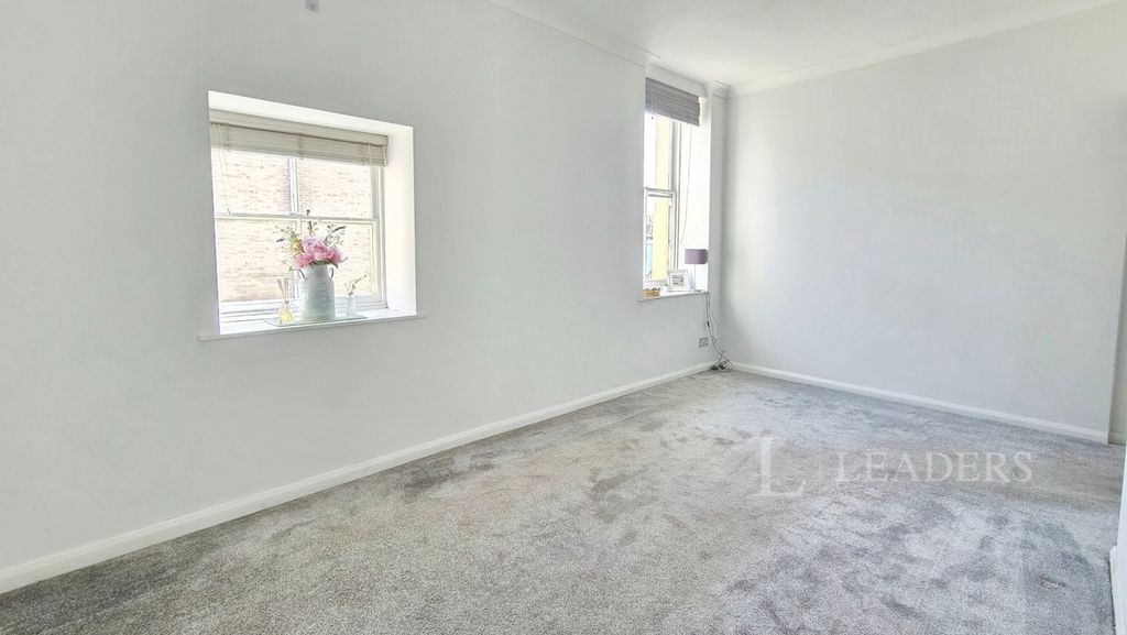 Property photo 2 of 10 Pbox-Img.Jpg