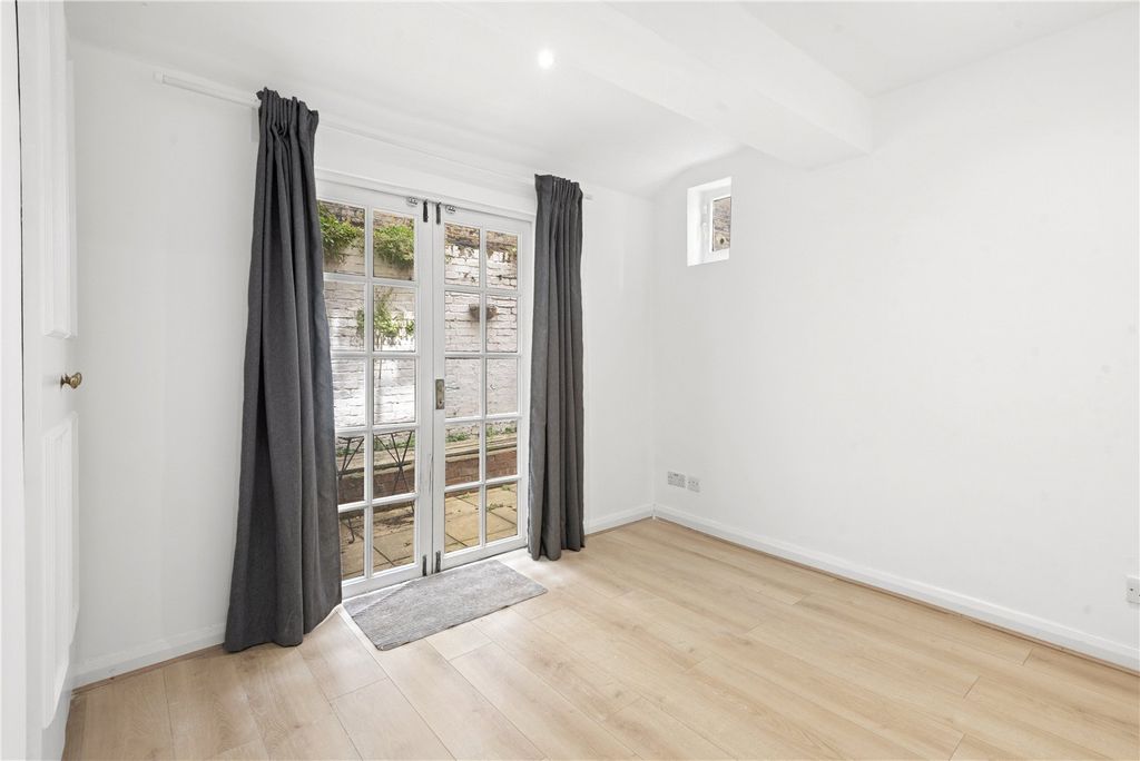 Property photo 3 of 14 Picture No. 24