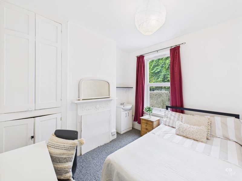 Property photo 1 of 13 Bedroom