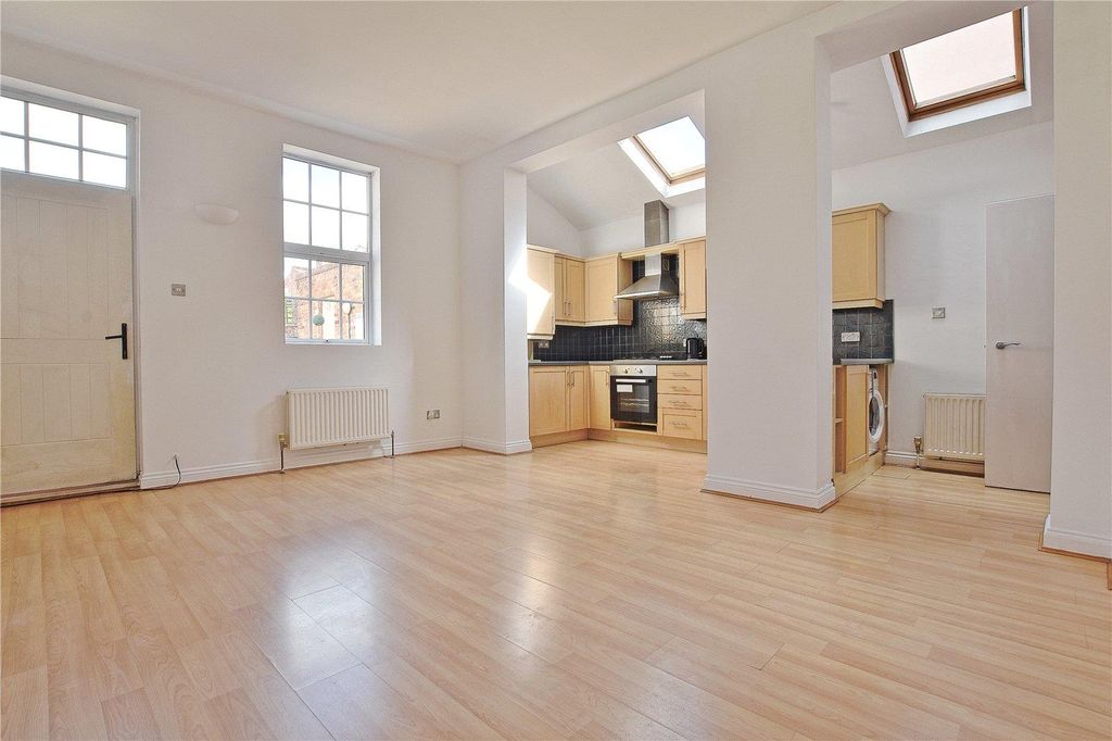 Property photo 3 of 9 8.Jpg