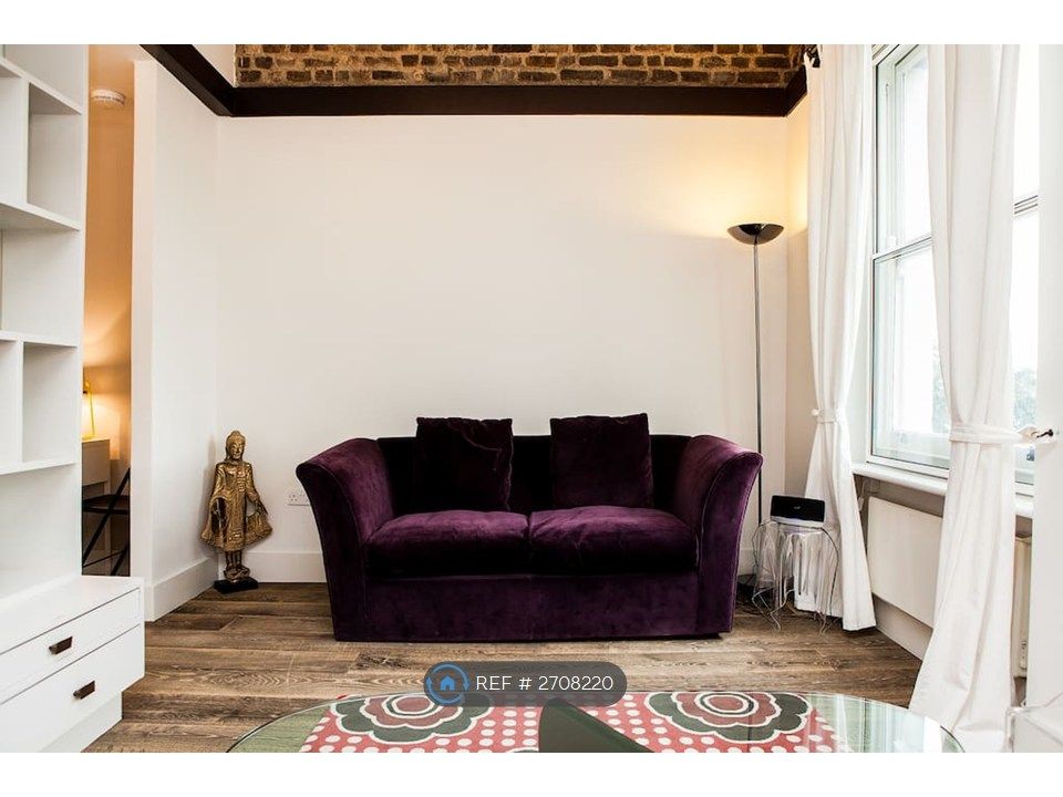 Property photo 1 of 16 Living Room