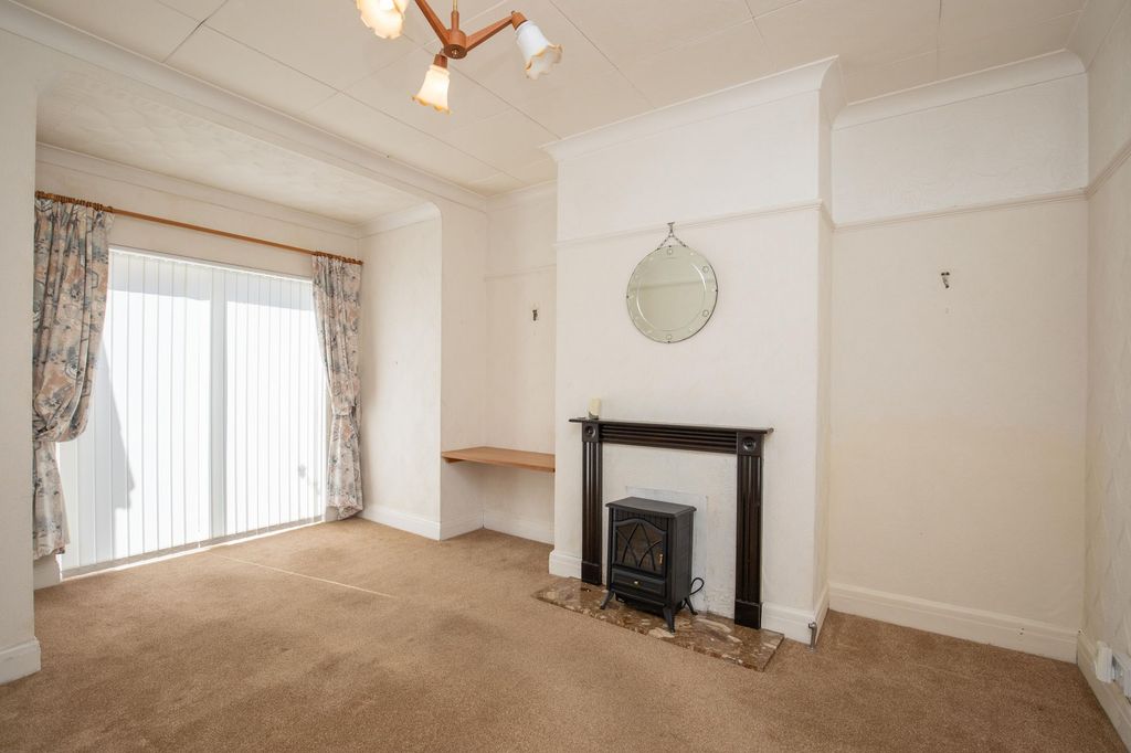 Property photo 3 of 36
