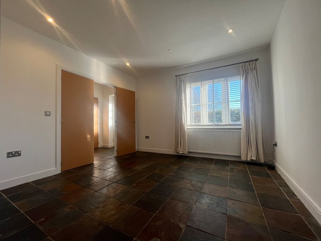 Property photo 3 of 18 Picture No. 36