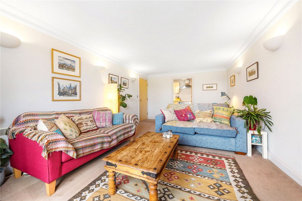 Property photo 1 of 14 Reception