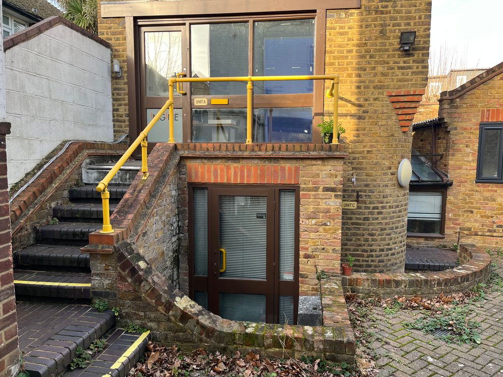 Property photo 2 of 4