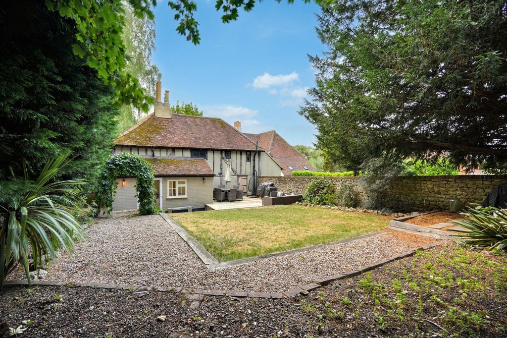 Property photo 1 of 34