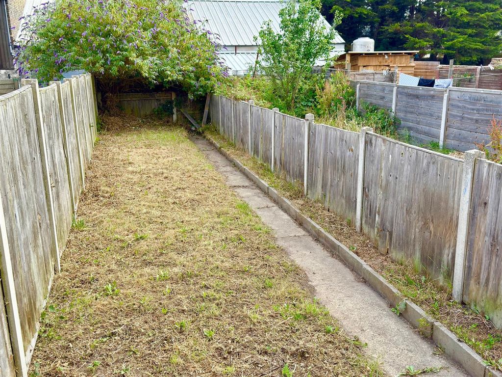 Property photo 2 of 9 Garden.Jpg