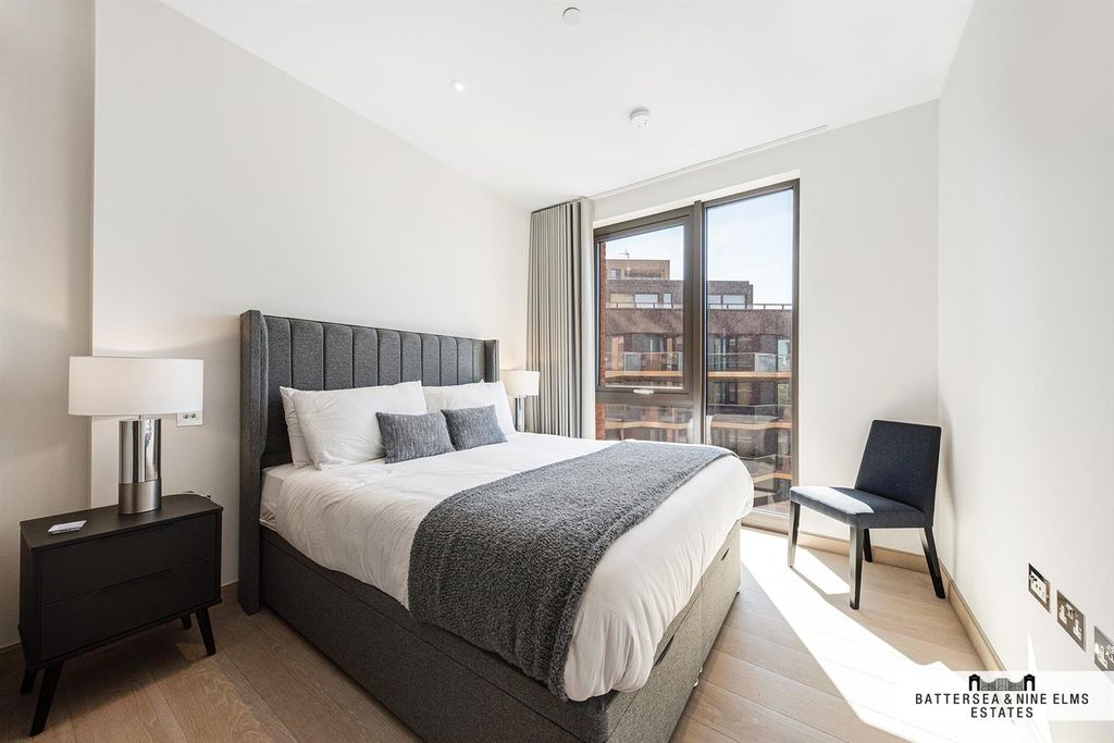 Property photo 3 of 25