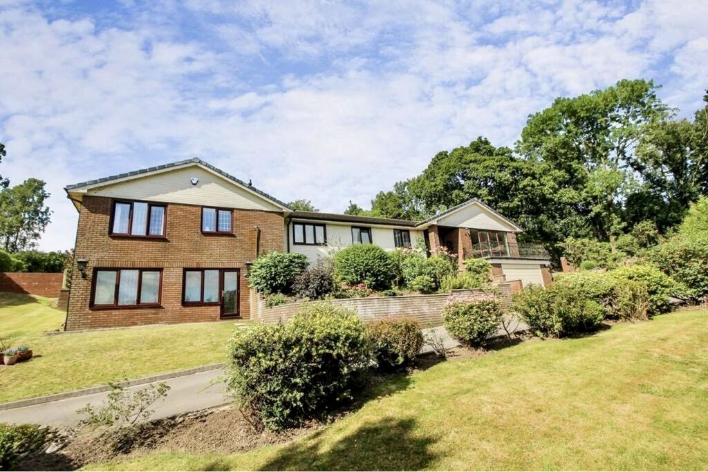 Property photo 2 of 70