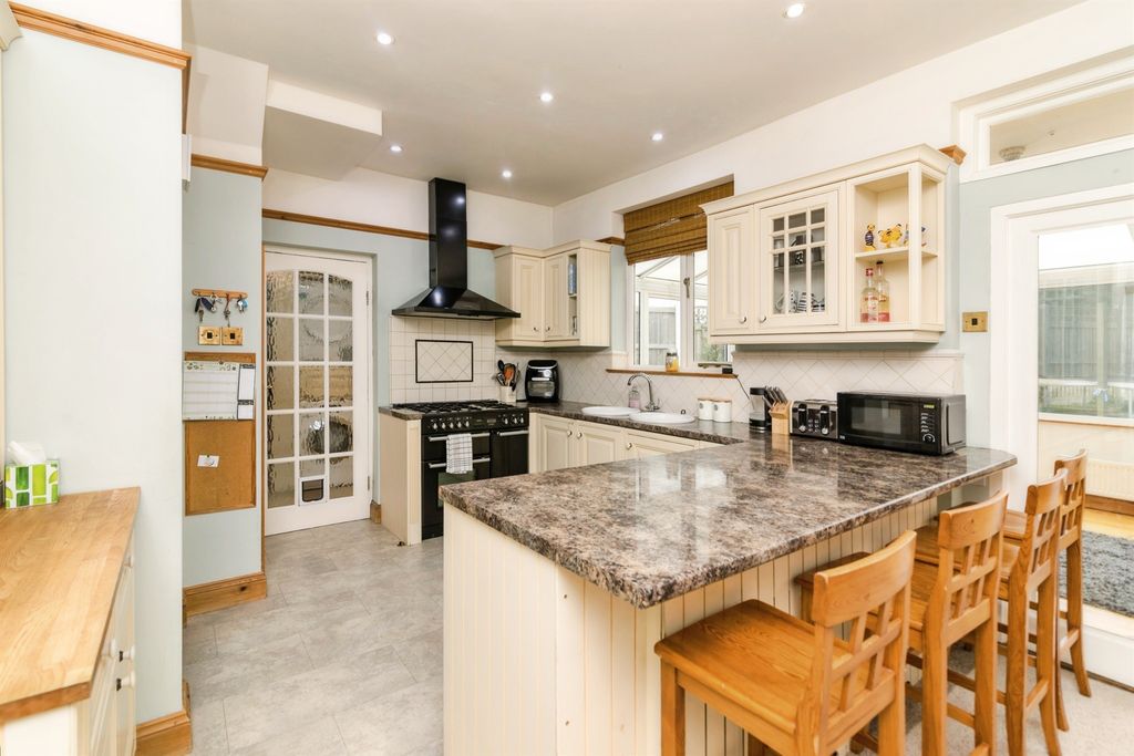 Additional image 4 of 3 bed semi-detached house for saleUpper Avenue, Halesworth IP19