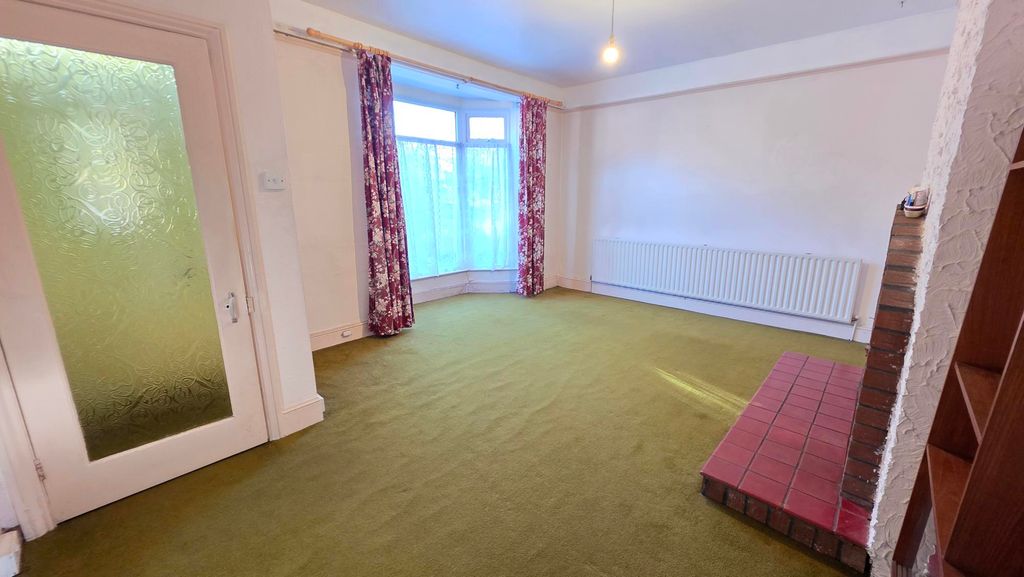 Property photo 2 of 14