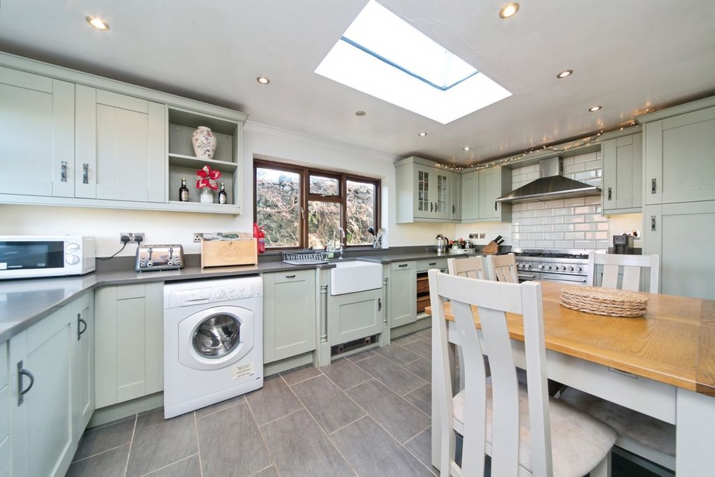 Property photo 3 of 31 Pbox-Img.Jpg