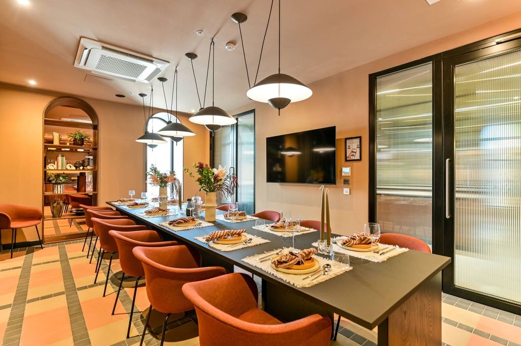 Property photo 2 of 39