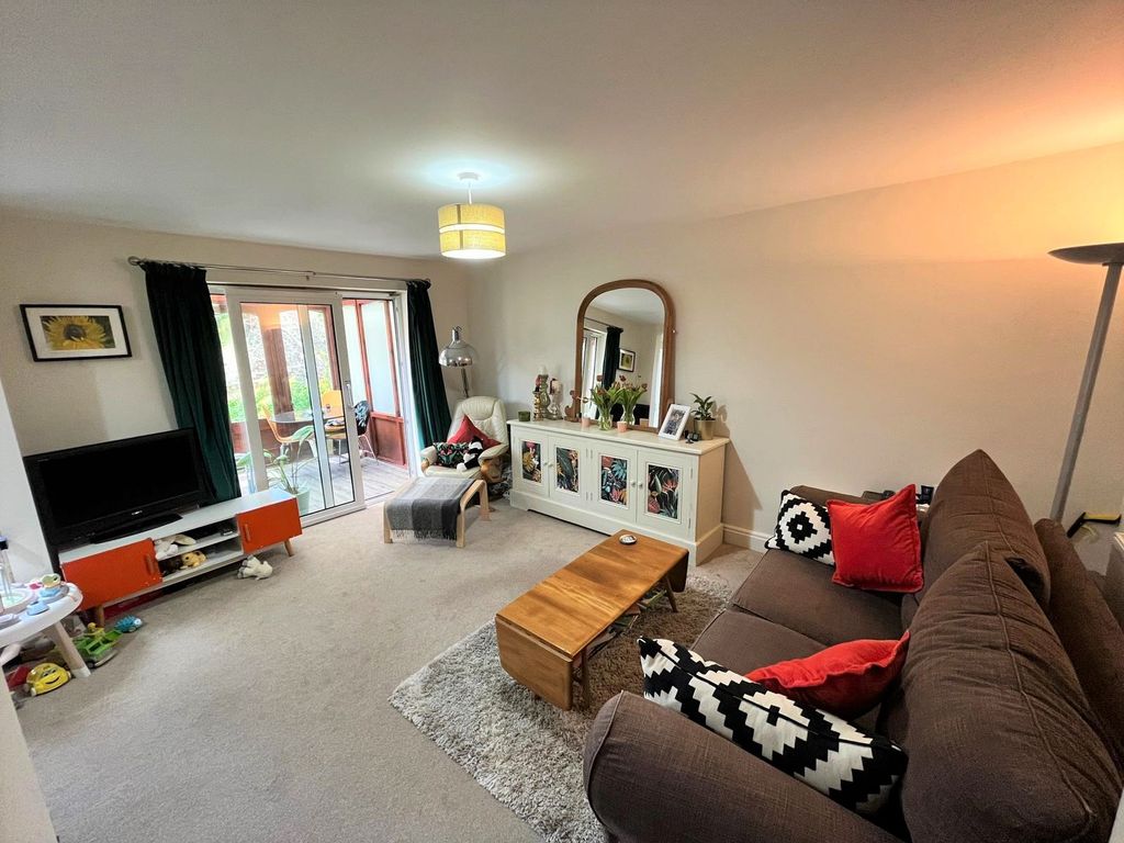 Property photo 3 of 12