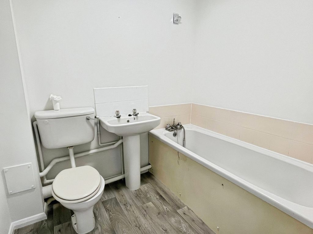 Property photo 3 of 10 Photo 6