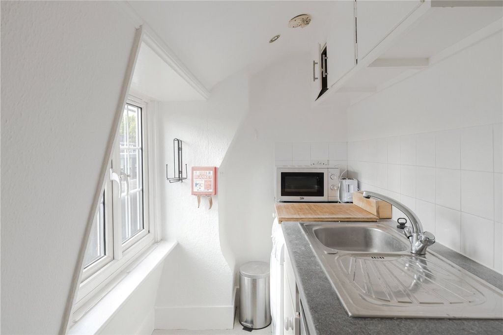 Property photo 3 of 9 Picture No. 12