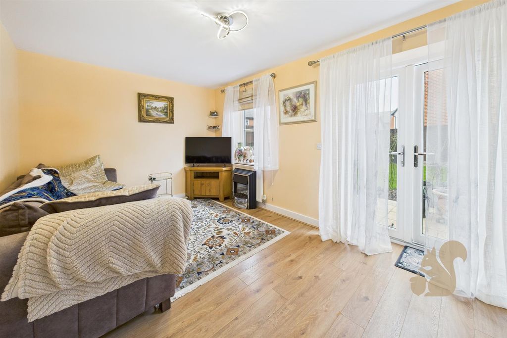 Property photo 3 of 21 Lounge