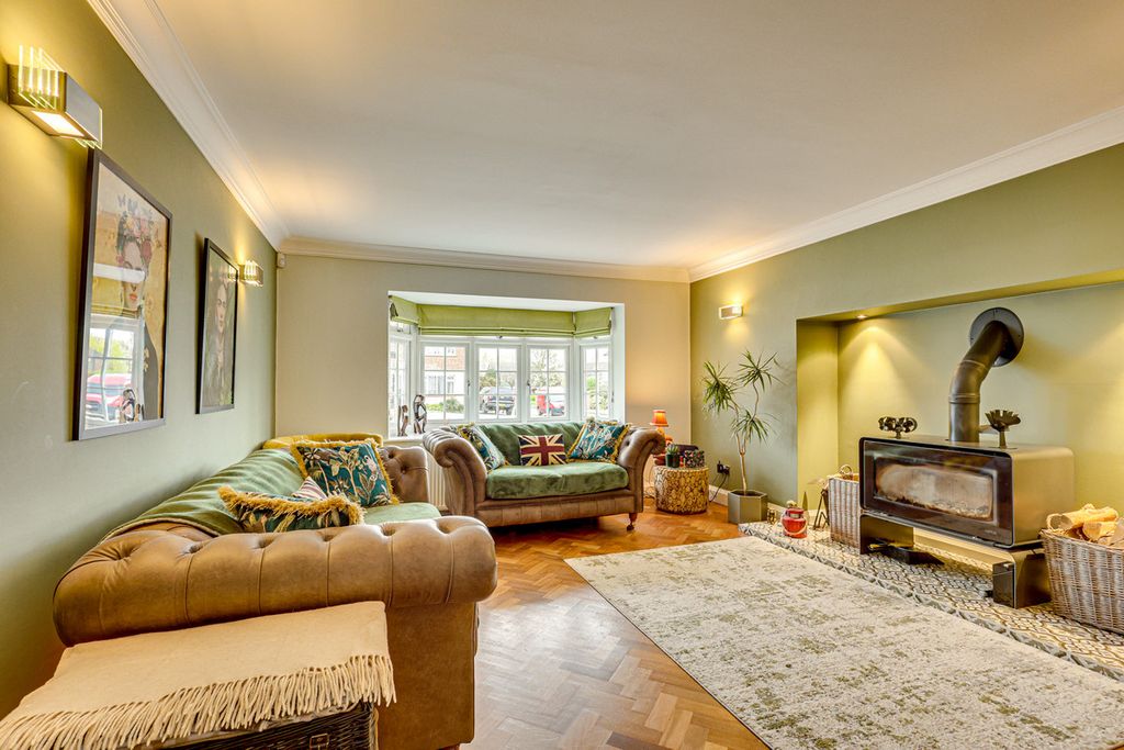 Property photo 3 of 35