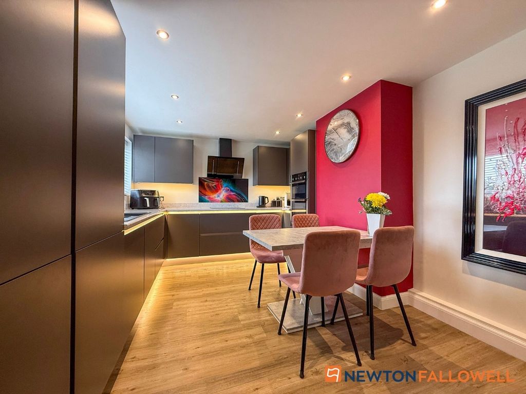Property photo 2 of 17 Dining Kitchen 1