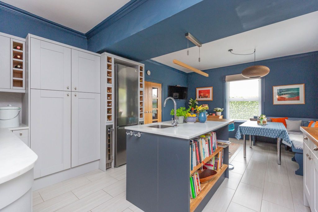 Property photo 2 of 22