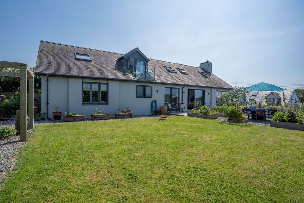 Property photo 1 of 58