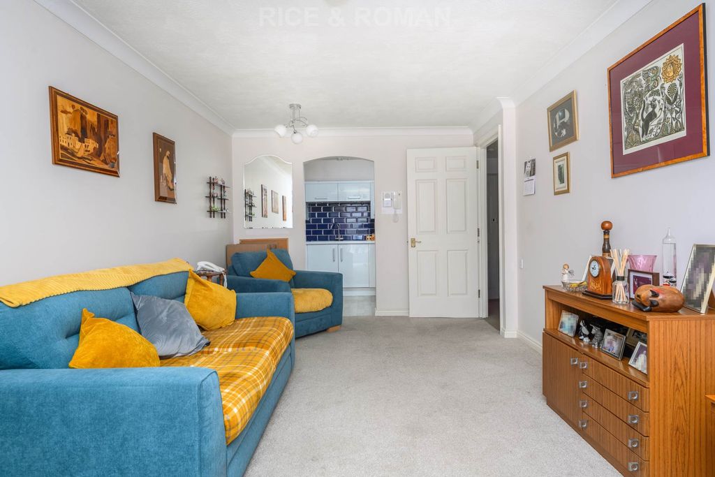 Property photo 3 of 6