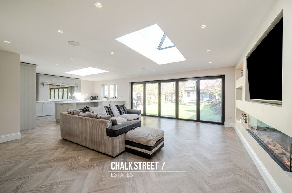 Property photo 3 of 20