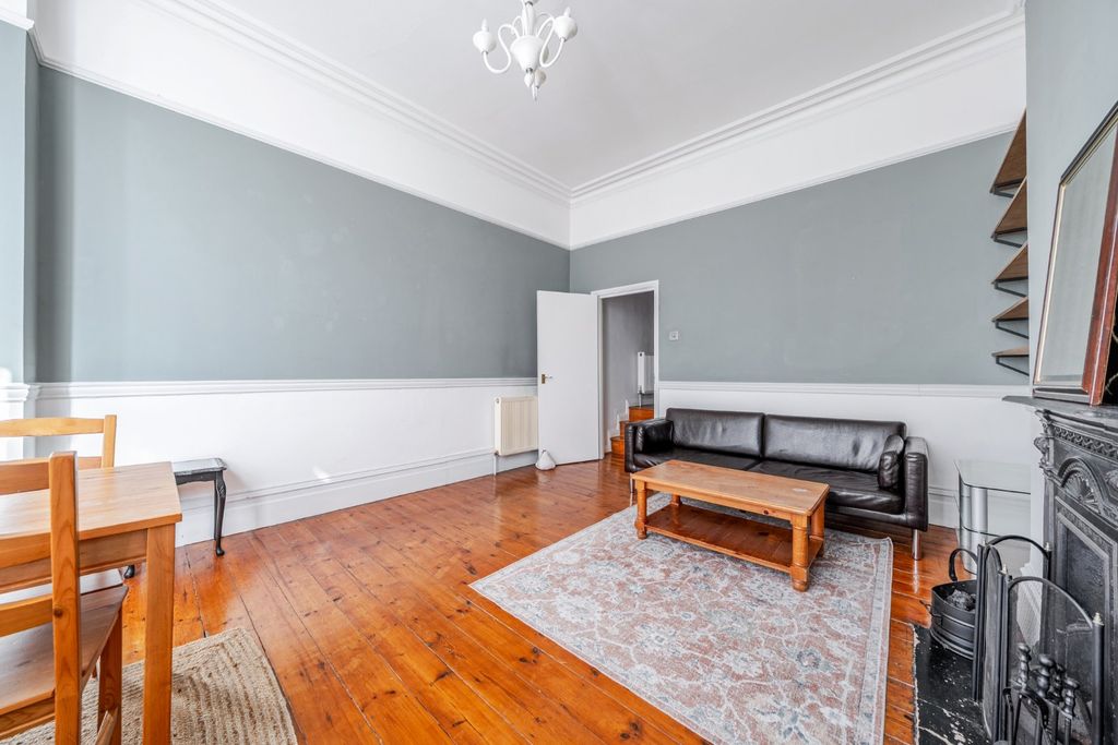 Property photo 2 of 12 Picture No. 15