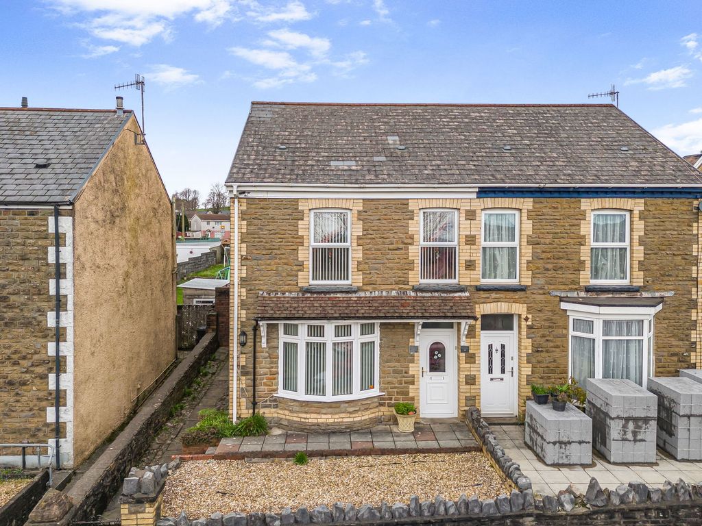 Property photo 2 of 31