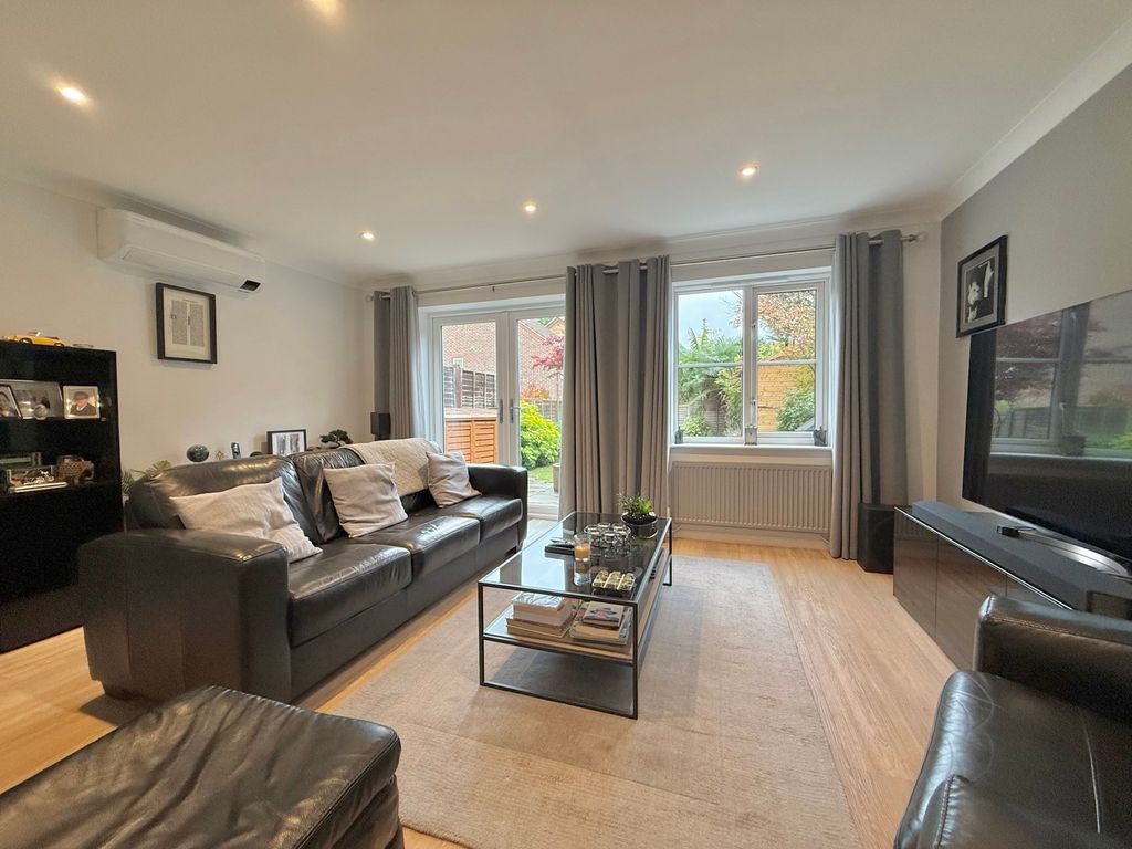 Property photo 3 of 18 Photograph