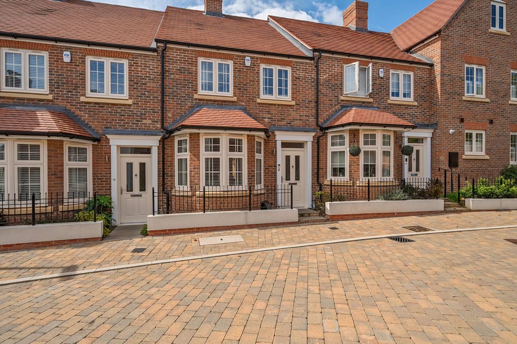 Property photo 1 of 16 1335480-1-6895E32...