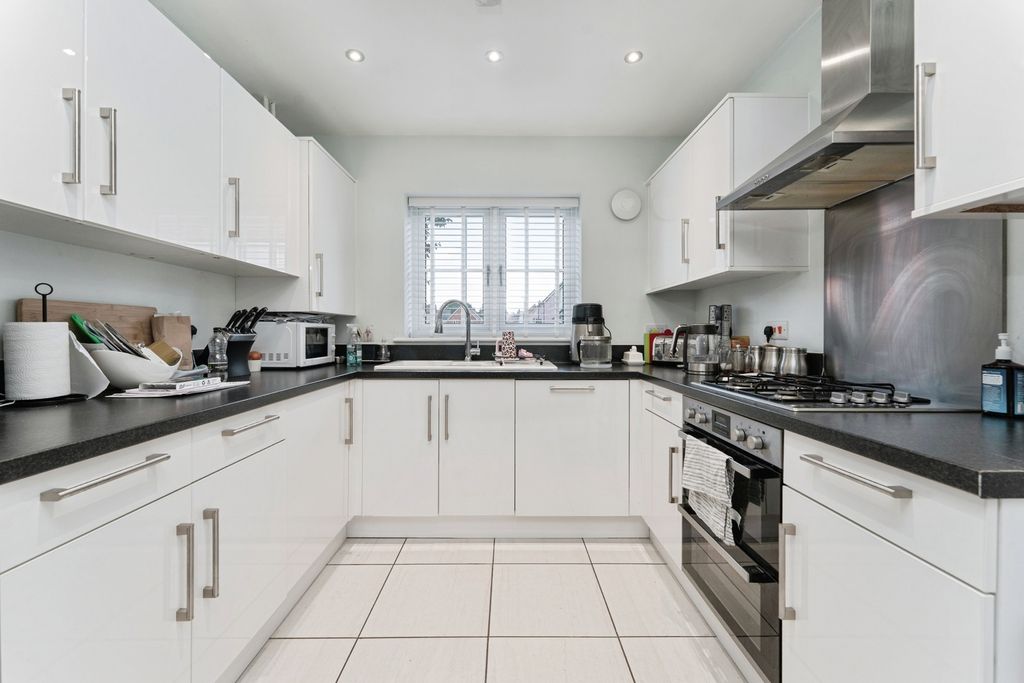 Property photo 2 of 21 Pbox-Img.Jpg