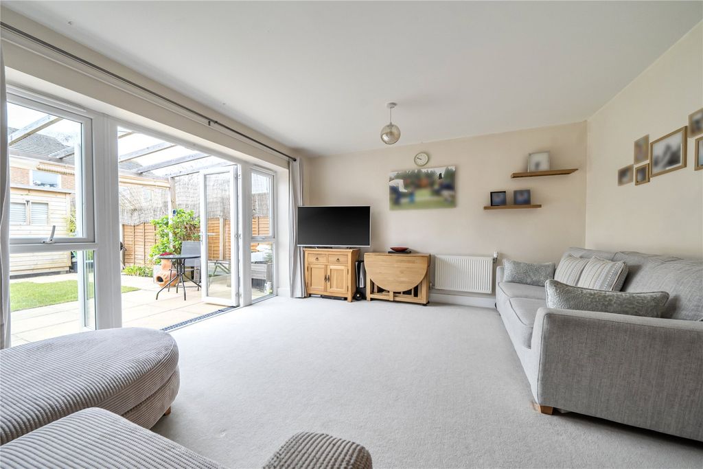 Property photo 3 of 23 Picture No. 15